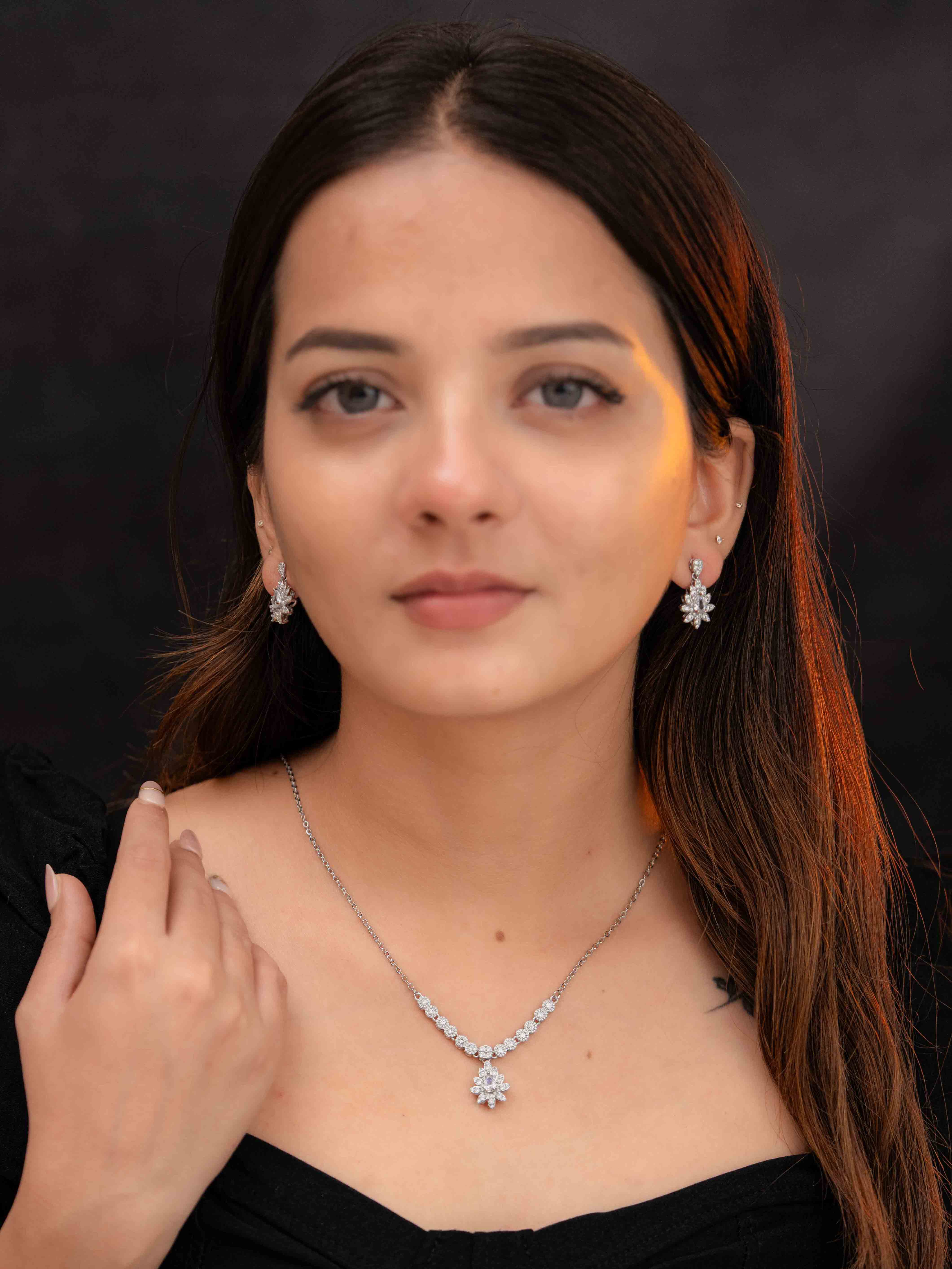 Kyra Silver Necklace Set - Image 4