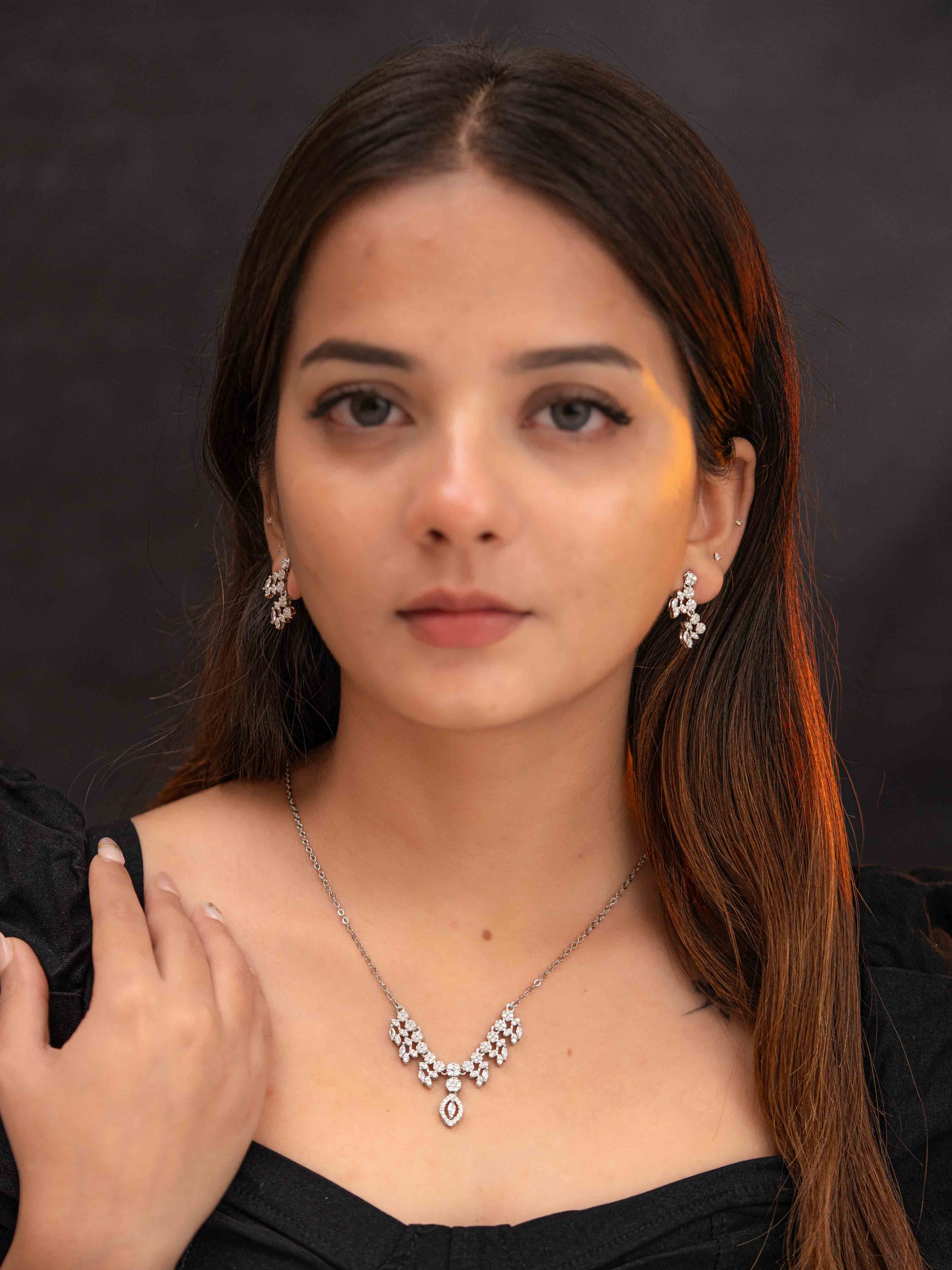 Ojasvi Silver Necklace Set - Image 4