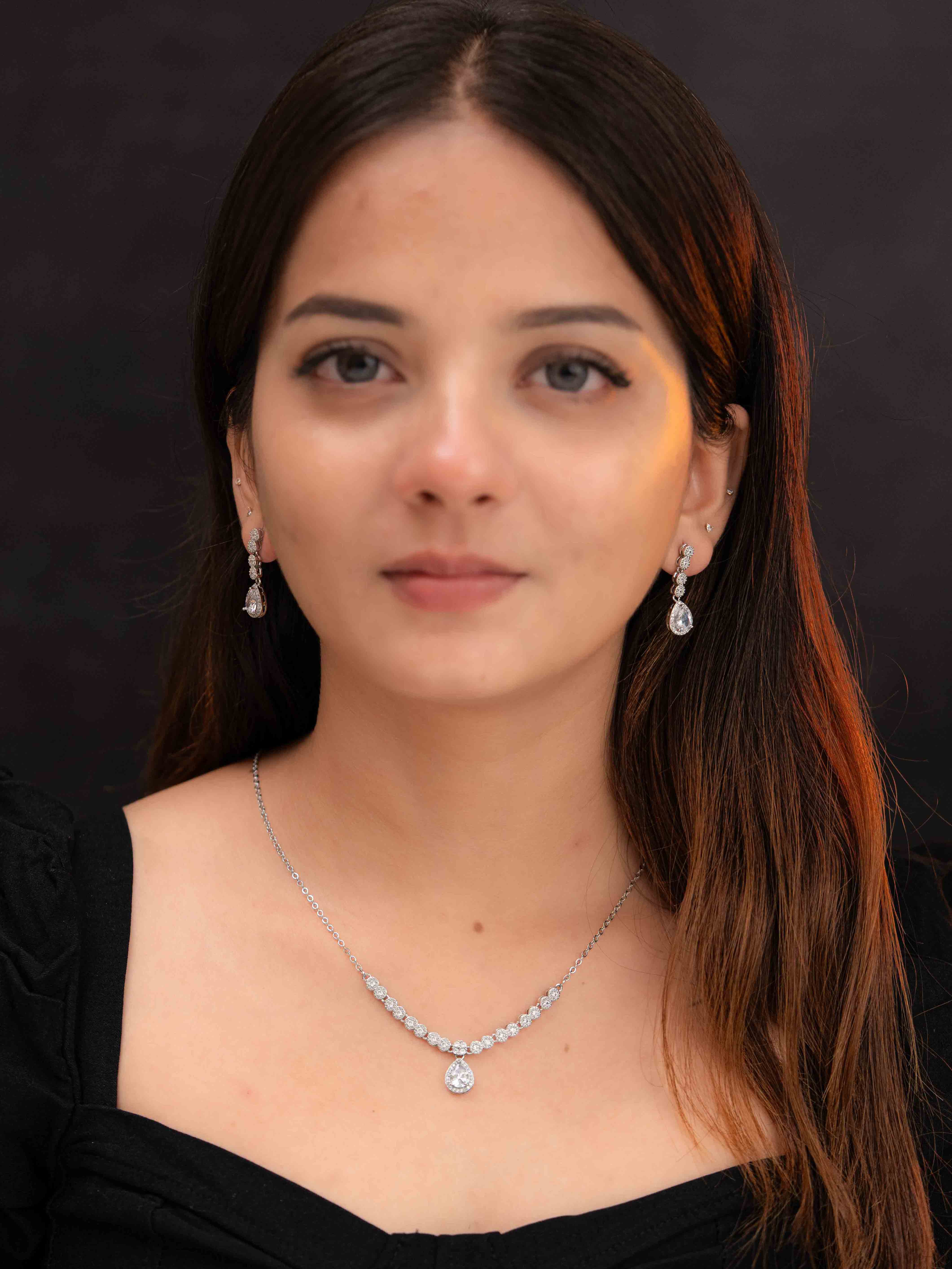 Lumi Silver Necklace Set - Image 3