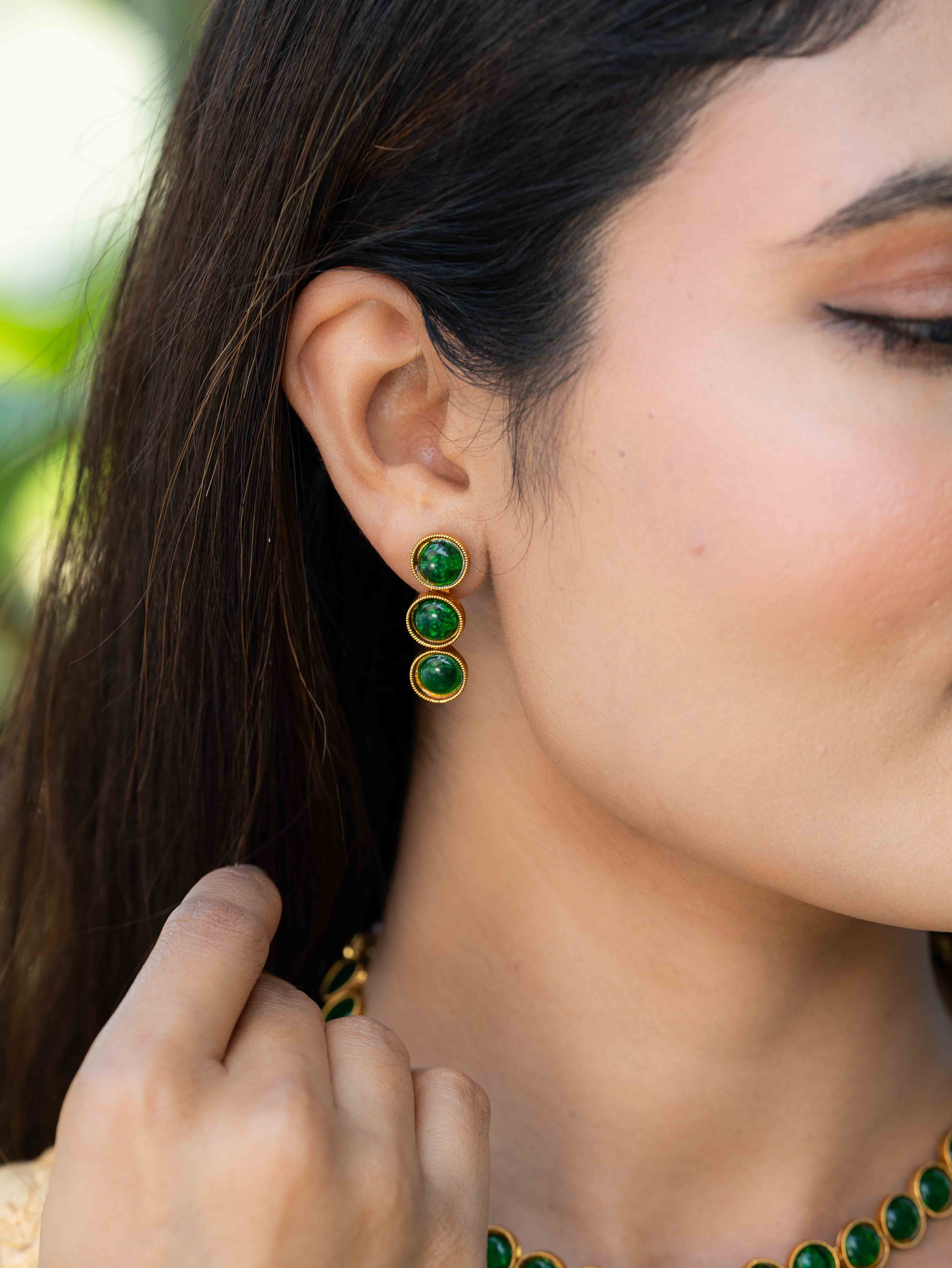 Meherika Gold look necklace Set ( Dark Green) - Image 4