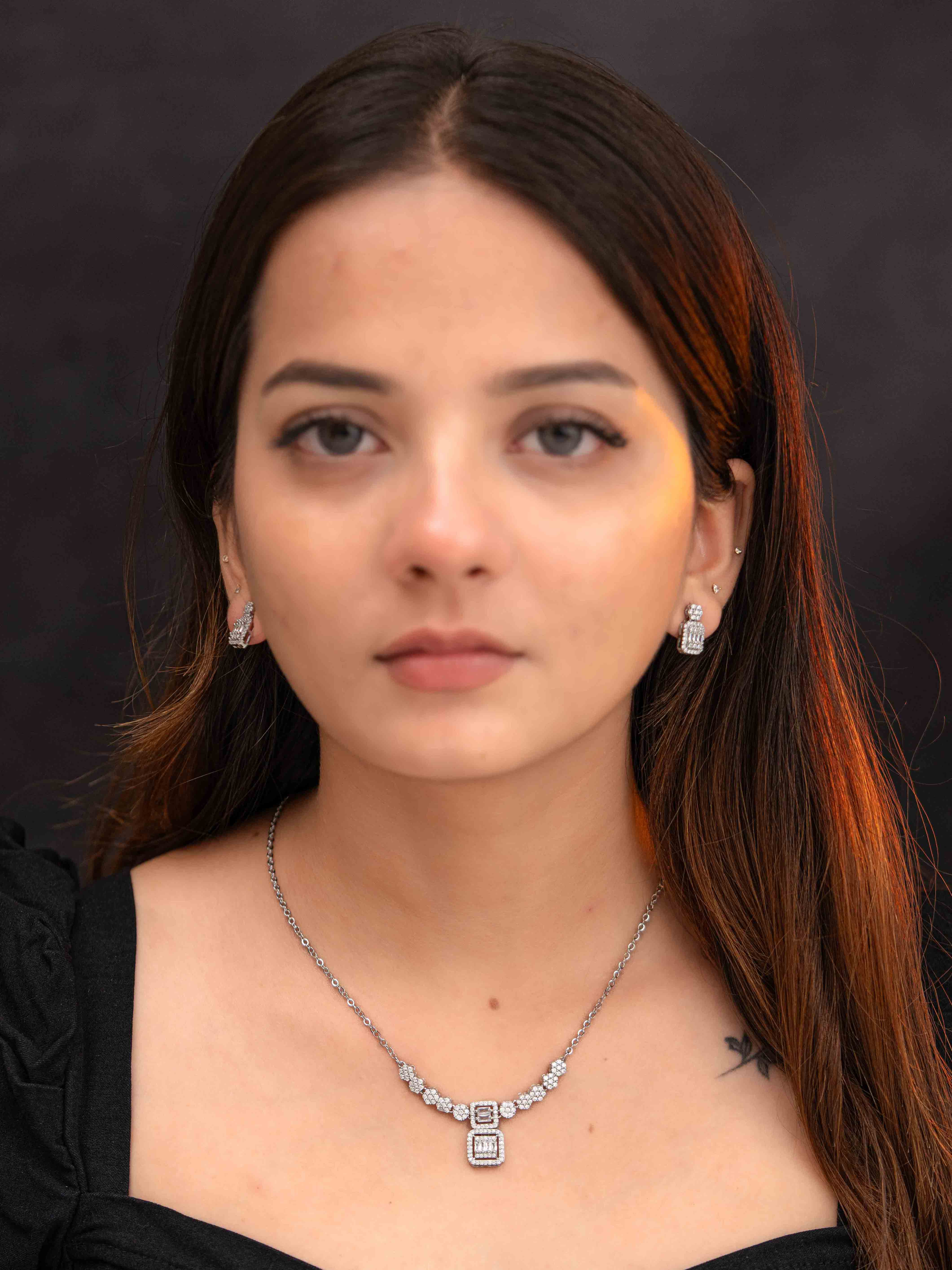 Reya  Silver Necklace Set - Image 3