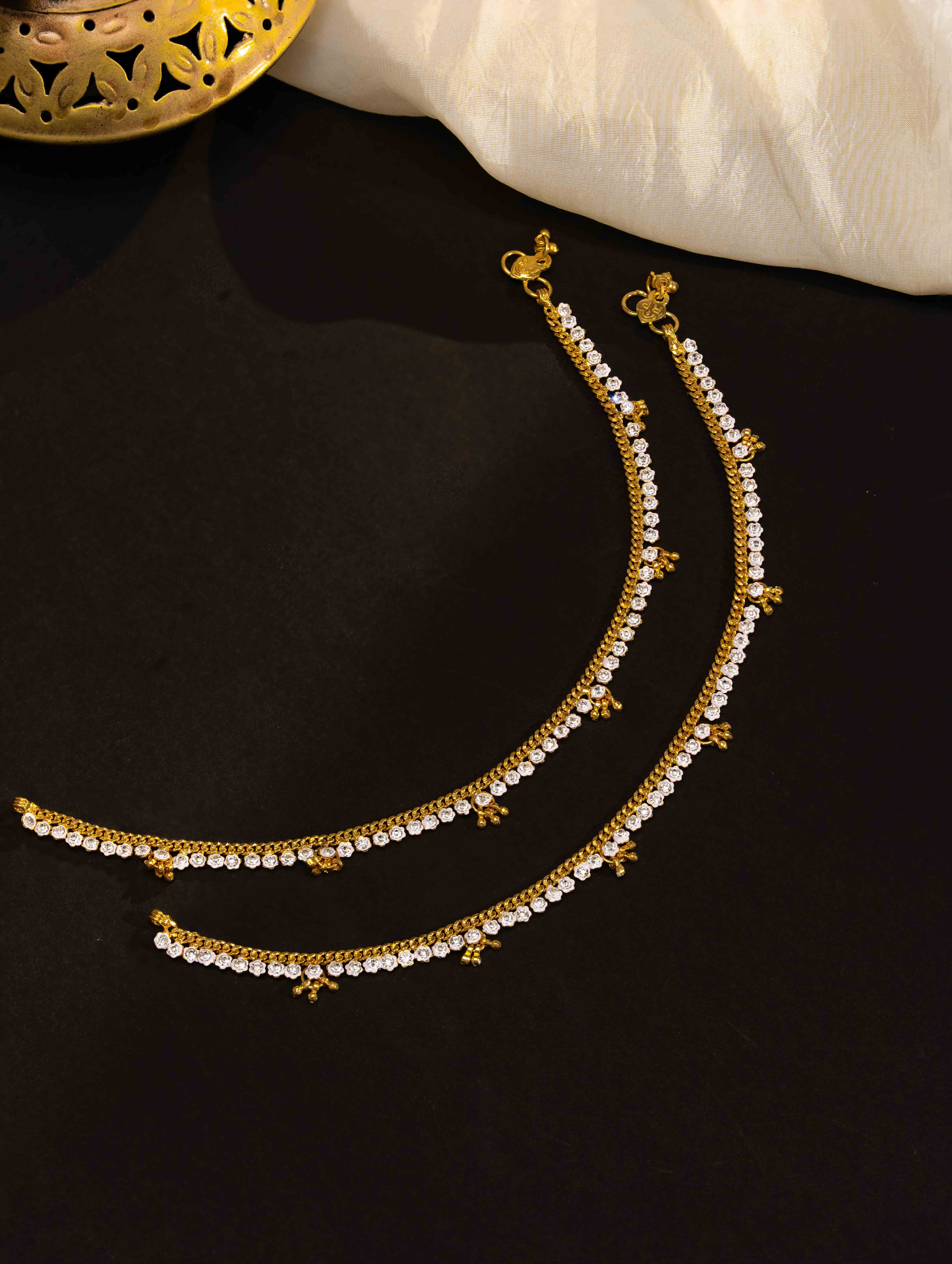 Avishi Gold Payal ( Set of 2 ) - Image 3
