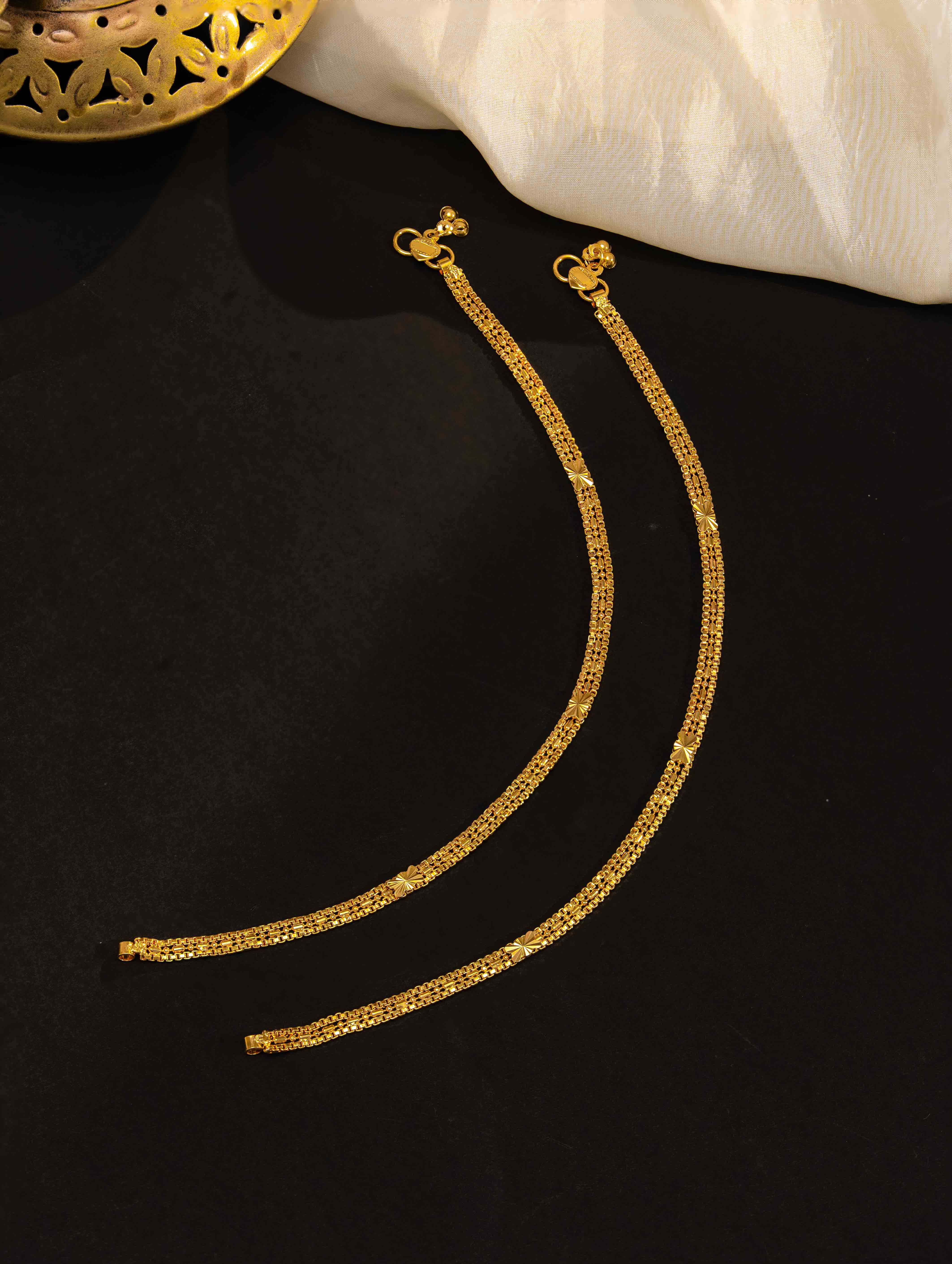 Mehvira Gold Payal. ( Set of 2) - Image 2