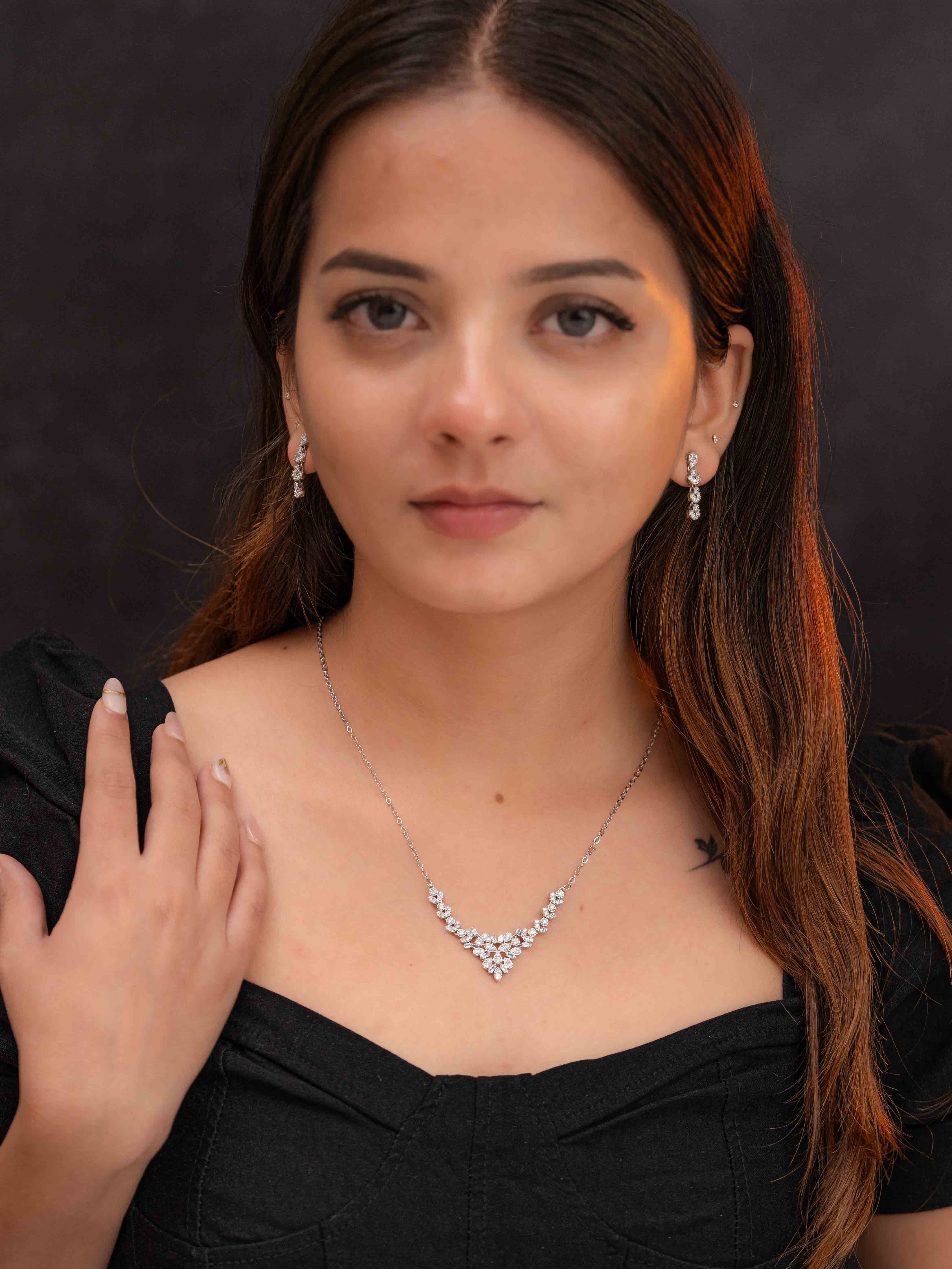 Ishani Silver Necklace Set - Image 4