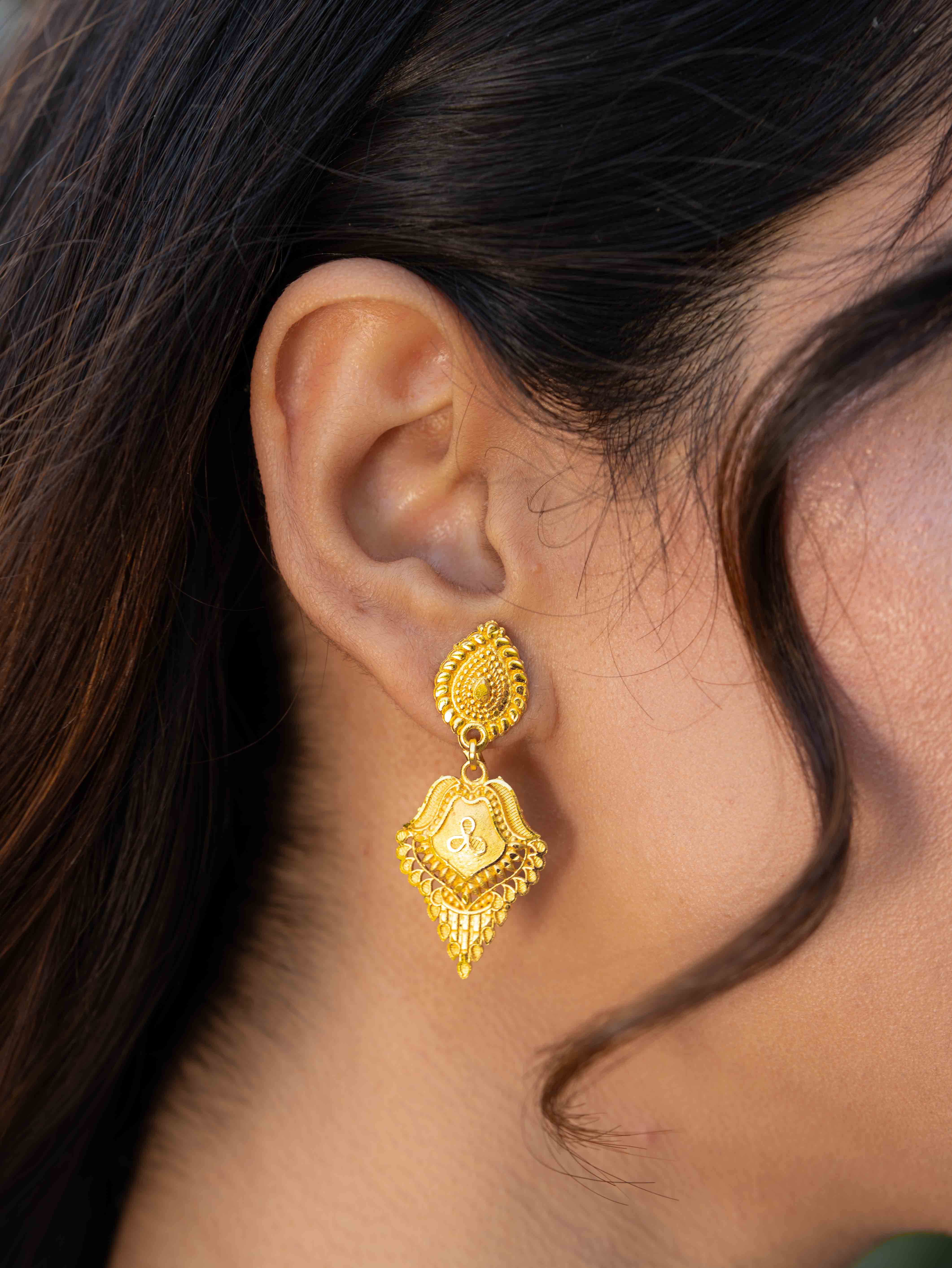 Vaidehi Long Gold Necklace set - Image 4