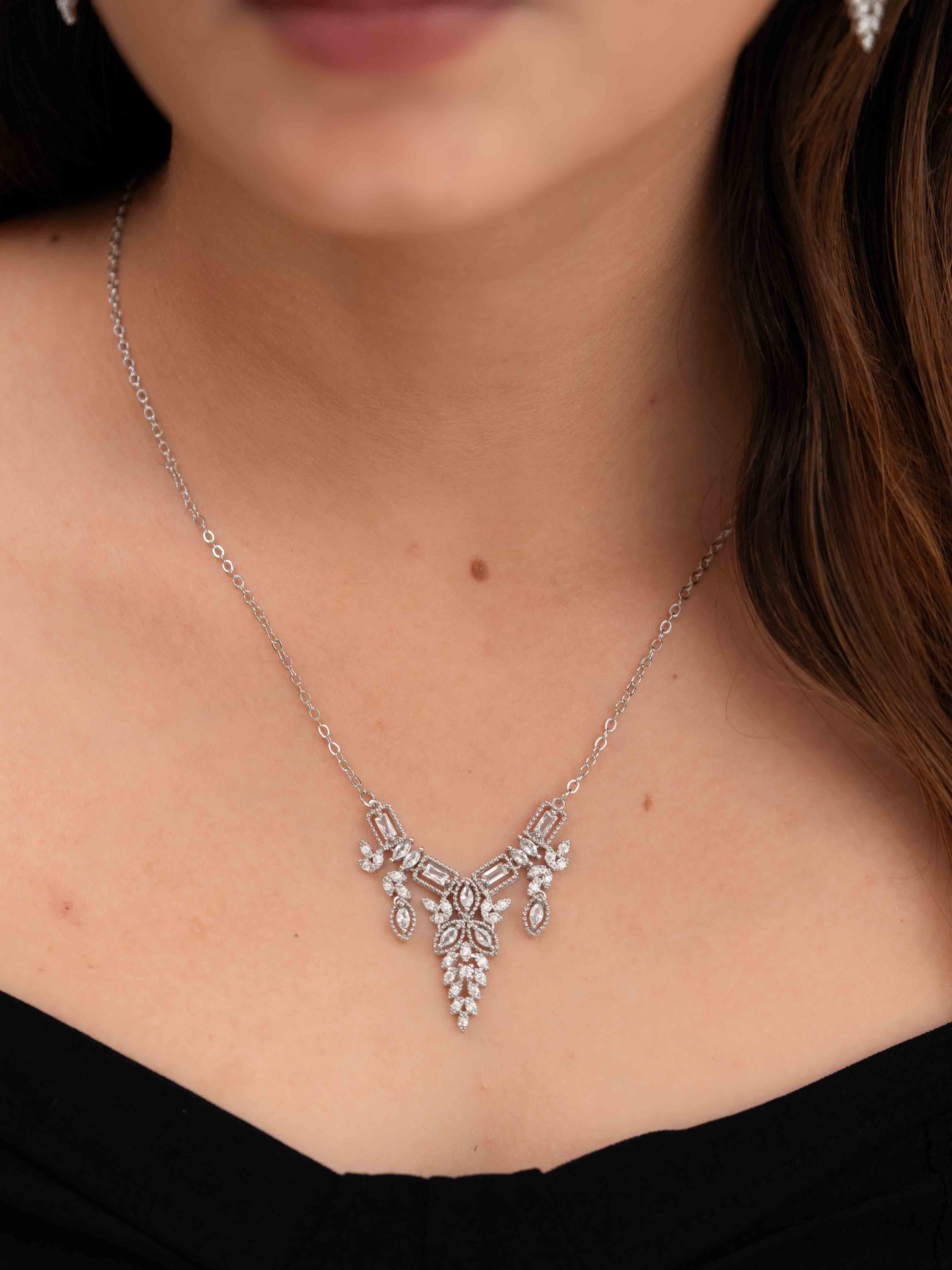 Nia Silver Necklace Set - Image 2
