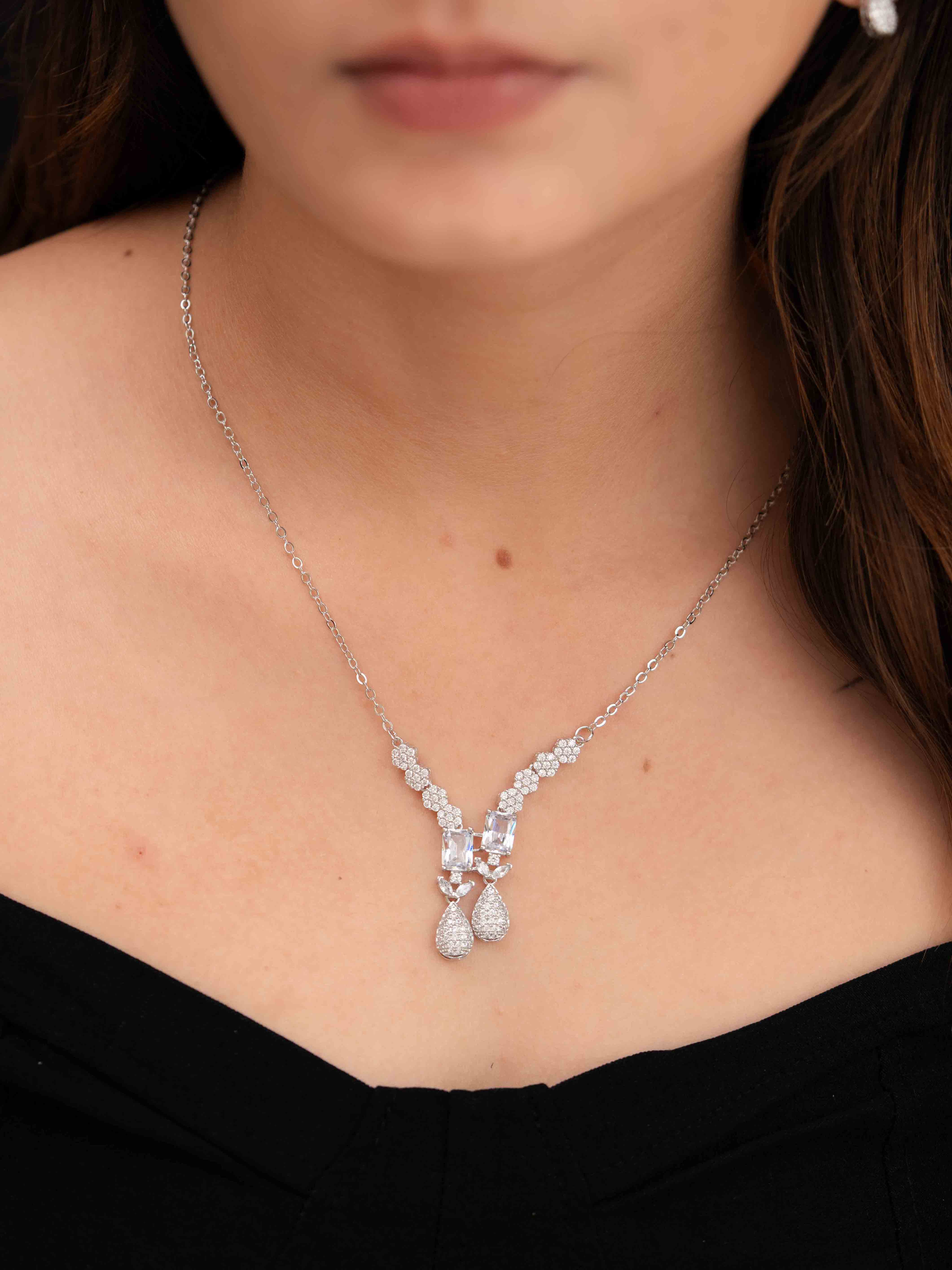 Nyra Silver Necklace Set - Image 2