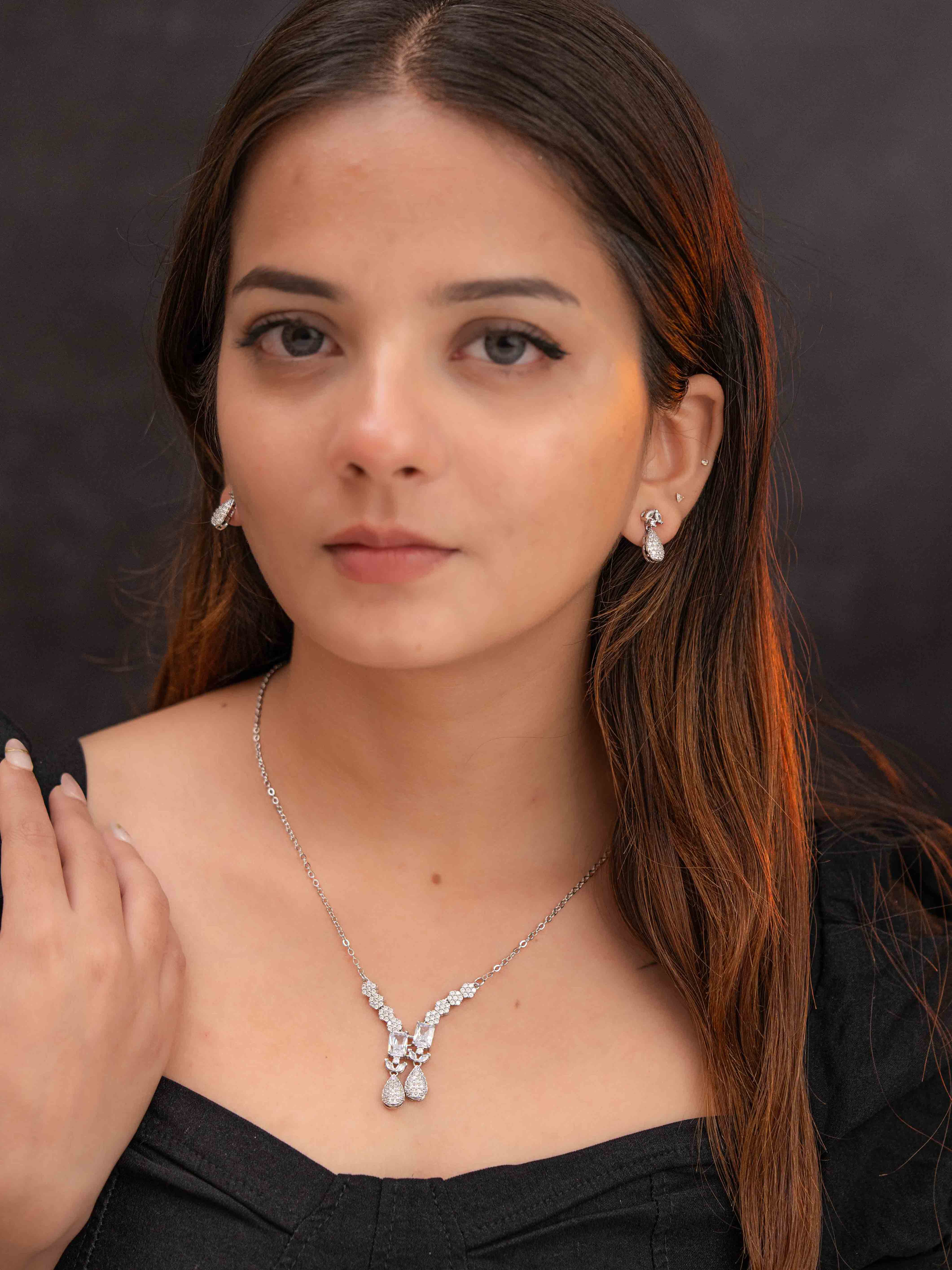 Nyra Silver Necklace Set - Image 4