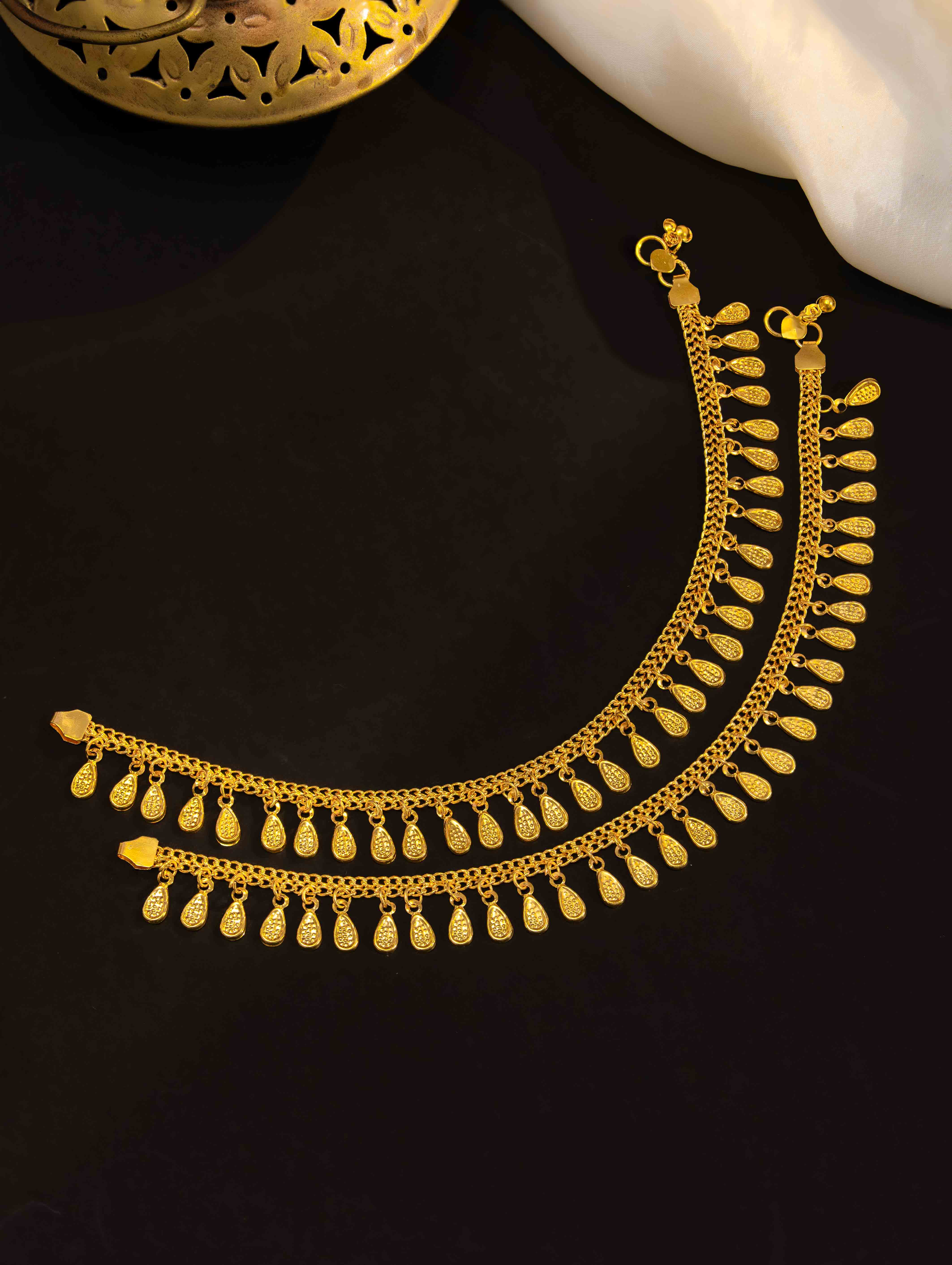 Pallavi Gold Payal. ( Set of 2) - Image 2