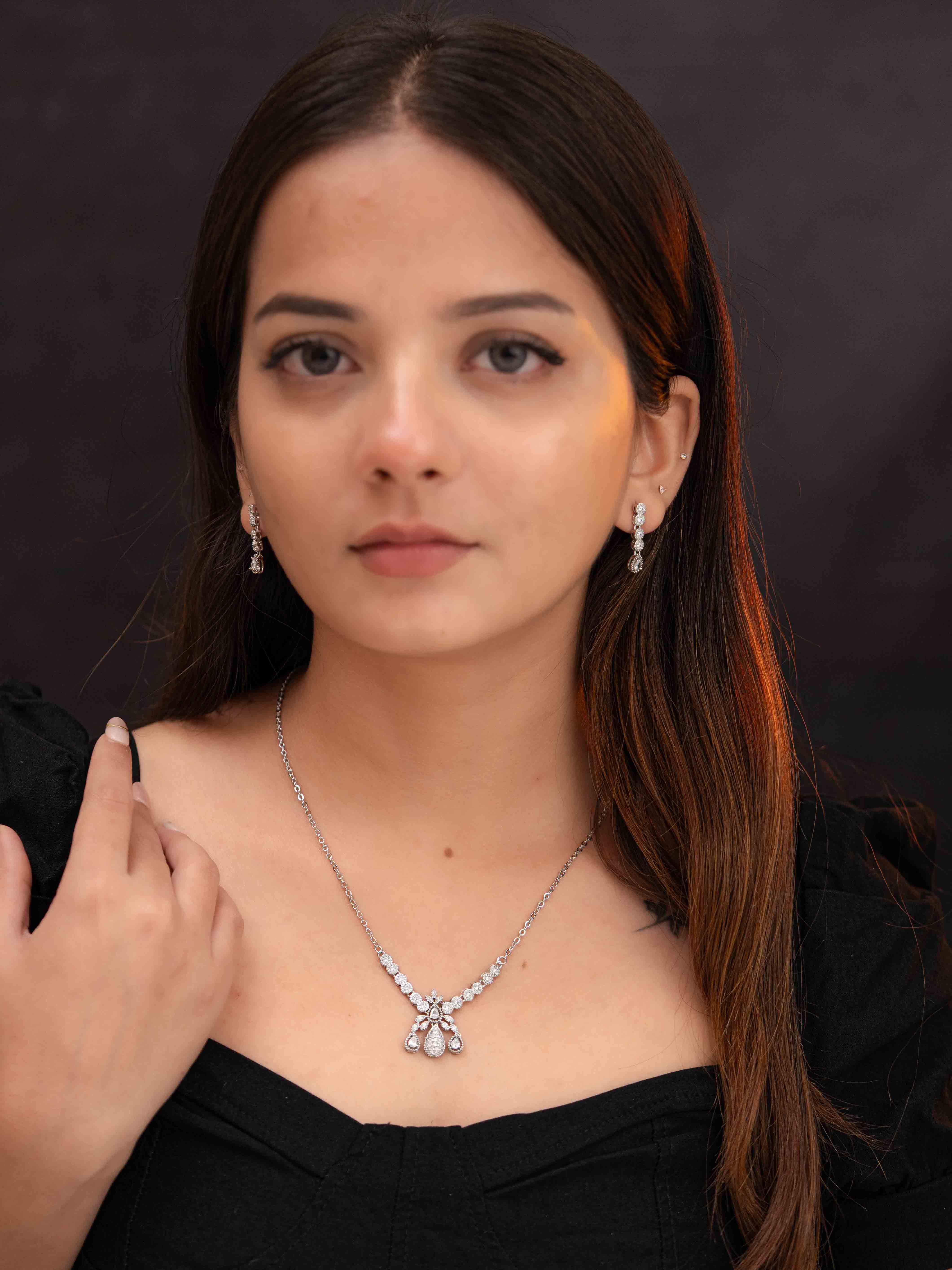 Zeni Silver Necklace Set - Image 4