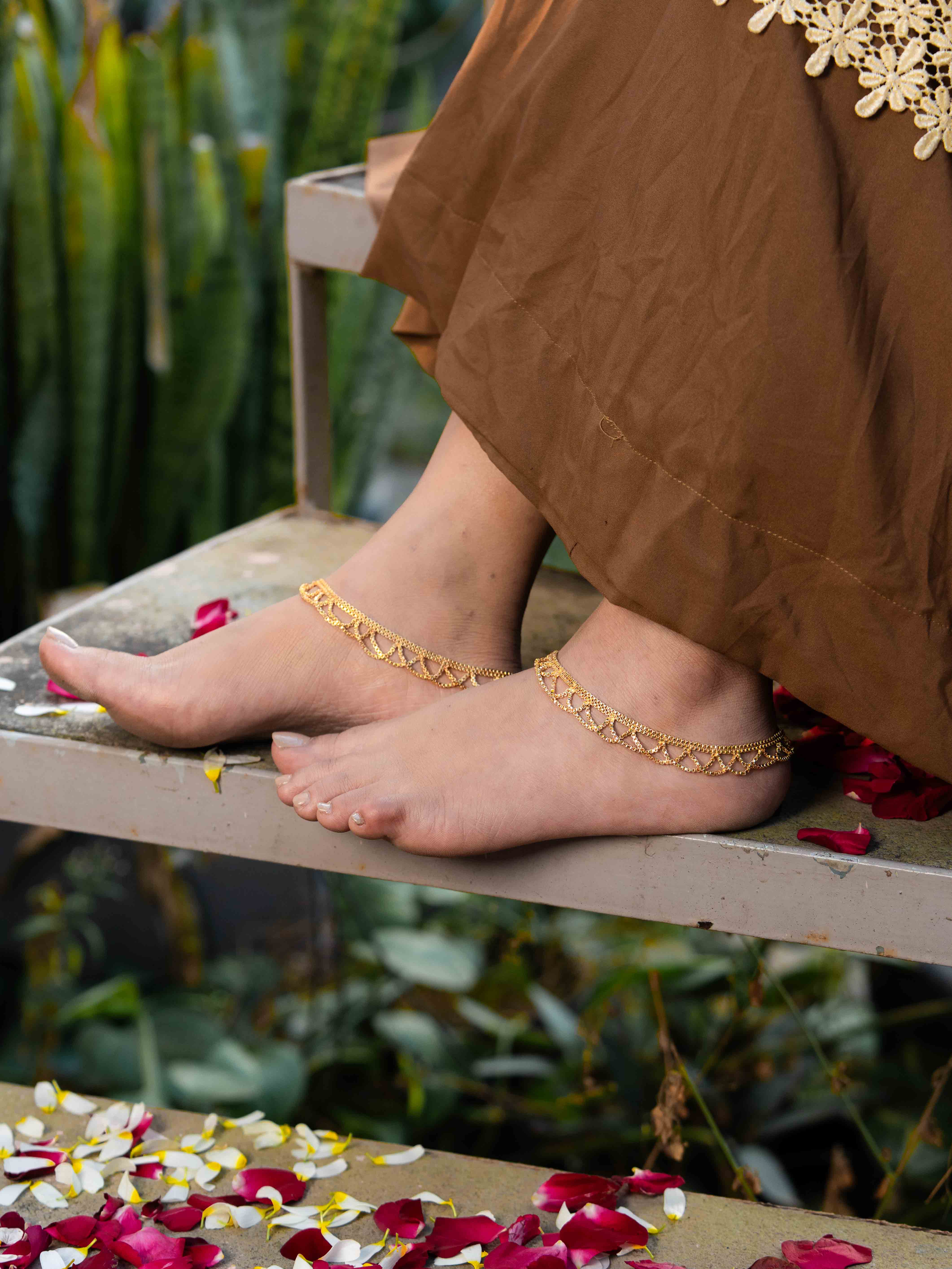 Nirvika Gold Payal.  ( Set of 2) - Image 3