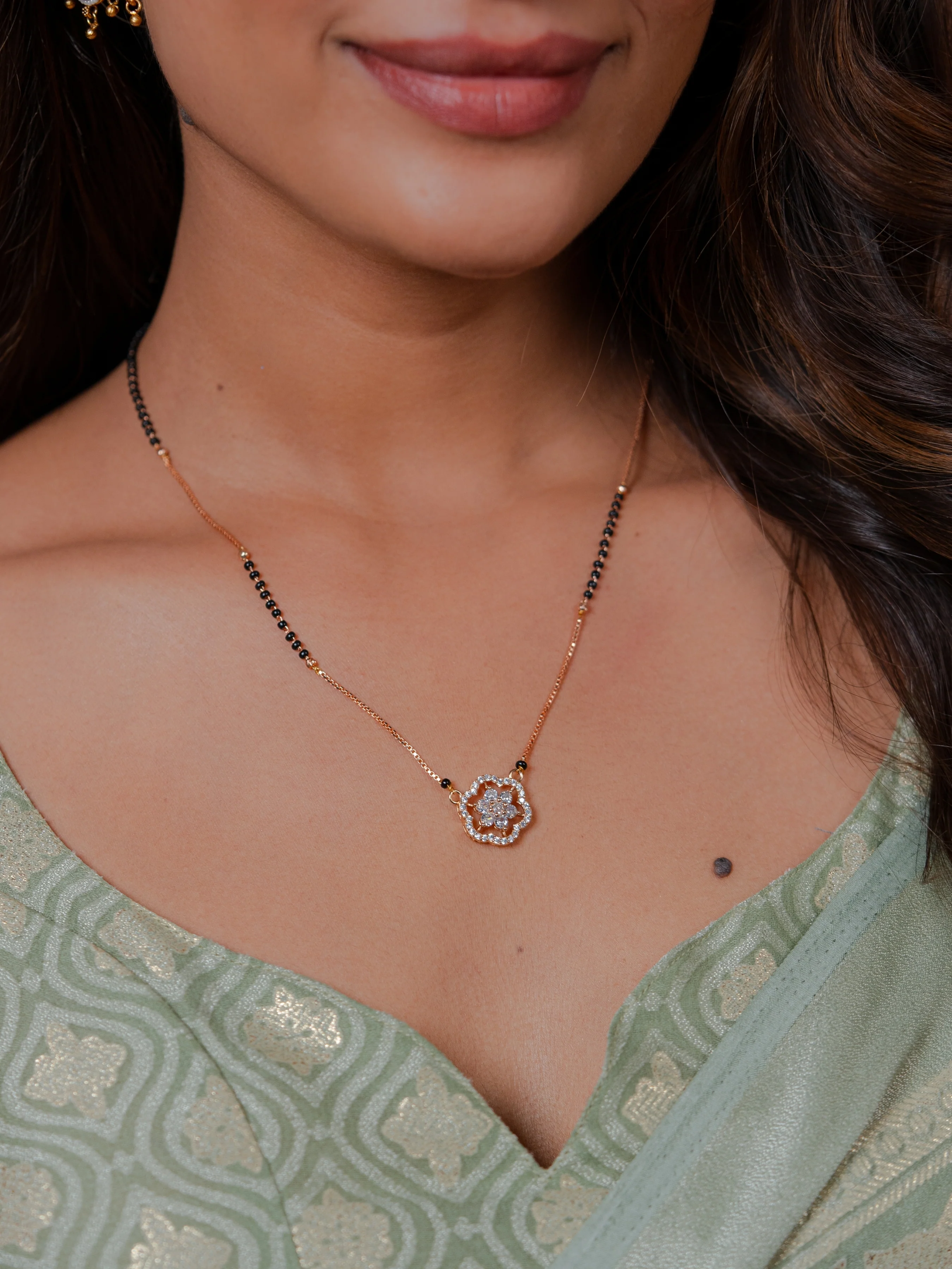 Solitaire Diamonds Flower Mangalsutra - Image 5