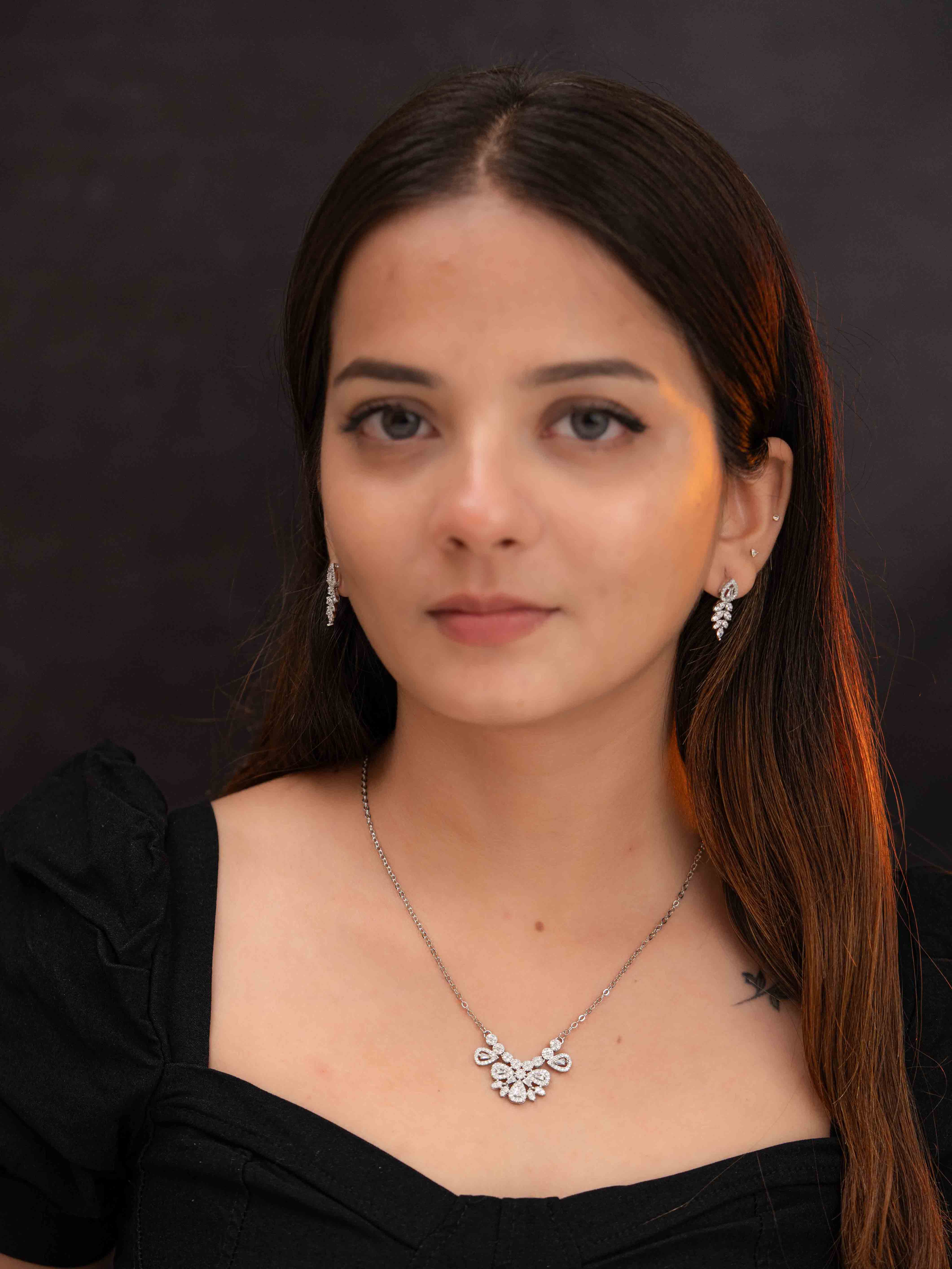Esha Silver Necklace Set - Image 3